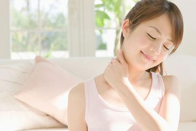 经常落枕不治疗 容易引起颈椎病