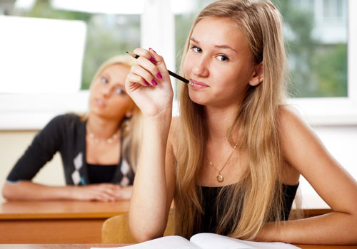 青春期教育 女生最常见的6种异常性格
