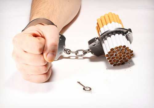 76%受访者点赞“史上最严控烟令”