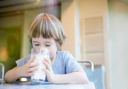 这六种喝牛奶的方式等于“服毒”