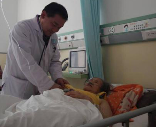 内蒙古74岁“右位心”老人患心梗 医生称“全国罕见”