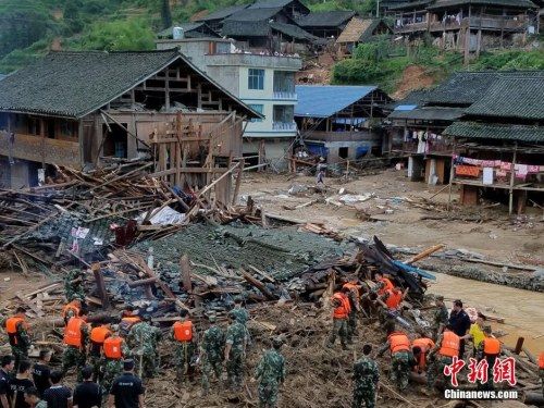  南方迎来最大范围暴雨 多地雨量或破历史极值