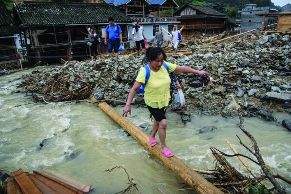 强降雨致多省洪涝灾情持续 直接经济损失近20亿