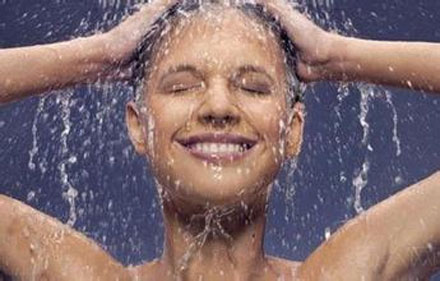  夏季天气热常洗冷水澡 为何女人不易洗冷水澡？