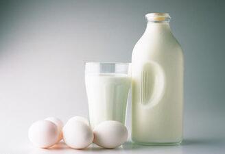 西媒揭6大饮食误区:牛奶其实无助睡眠 豆类含蛋白质更高