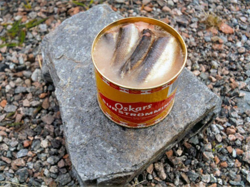 臭豆腐见了都要下跪的鲱鱼罐头究竟有什么好的？