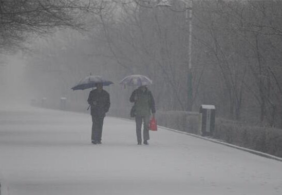 北京重霾双休日迎大风降温降雪 下周冰冻