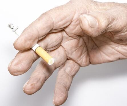 60岁戒烟仍可延长寿命