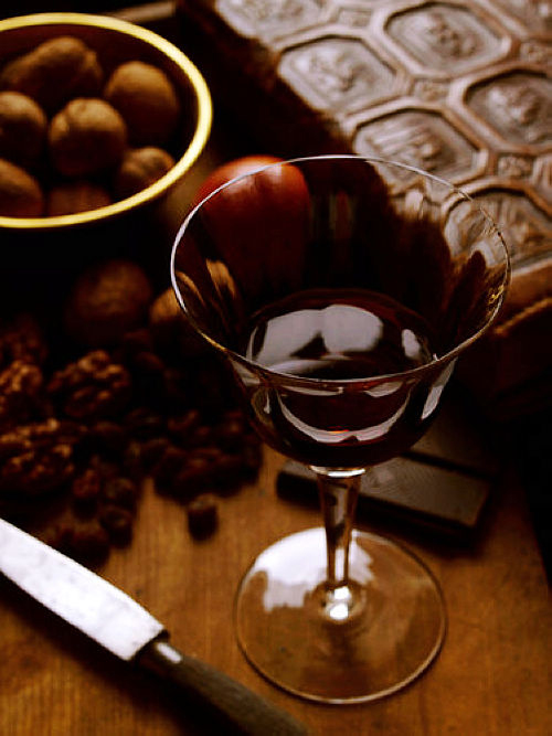 红酒和黑巧克力中物质能让衰老细胞“新生”
